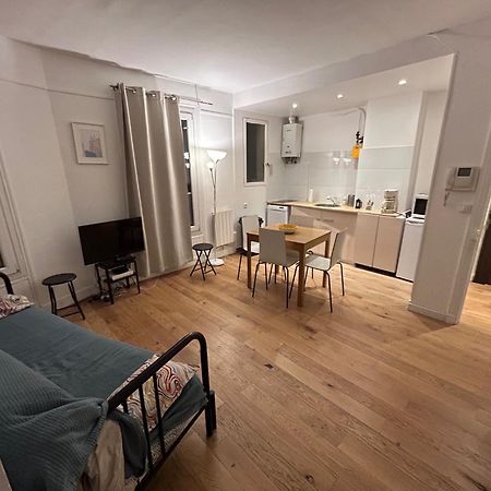 Paris Sacre Coeur Montmartre Et Tour Eiffel, 8 People, Apartment ภายนอก รูปภาพ