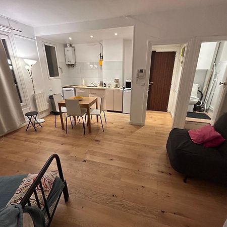 Paris Sacre Coeur Montmartre Et Tour Eiffel, 8 People, Apartment ภายนอก รูปภาพ