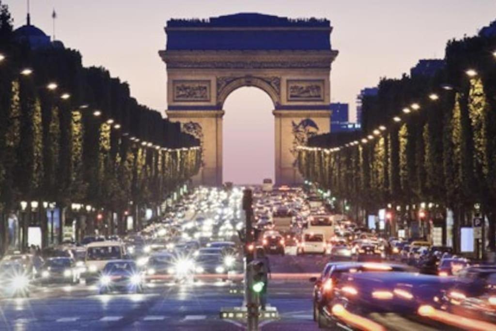 Paris Sacre Coeur Montmartre Et Tour Eiffel, 8 People, Apartment ภายนอก รูปภาพ
